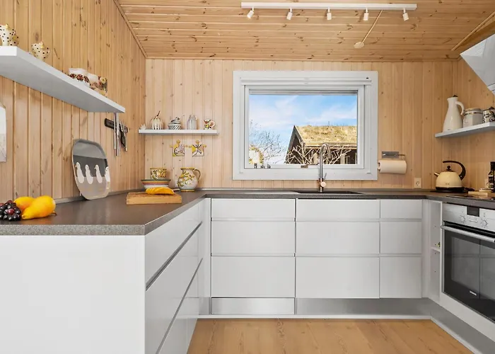 2 Bedroom Gorgeous In *